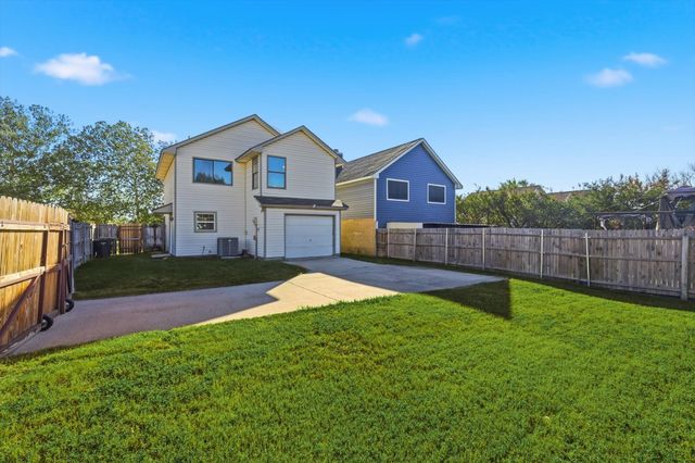 205 Callender Drive, Fort Worth, TX 76108