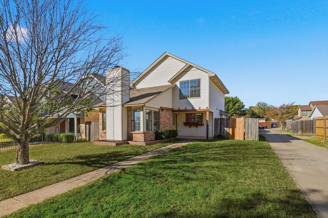 205 Callender Drive, Fort Worth, TX 76108