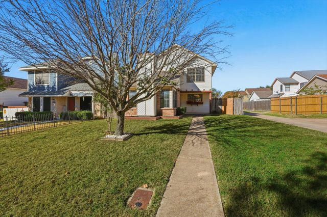 205 Callender Drive, Fort Worth, TX 76108