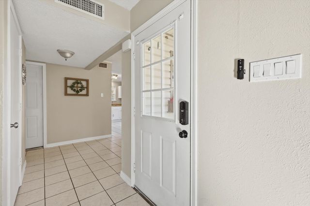 205 Callender Drive, Fort Worth, TX 76108