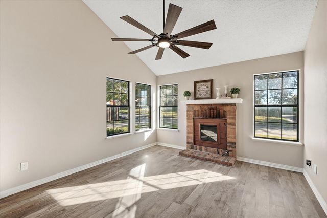 205 Callender Drive, Fort Worth, TX 76108