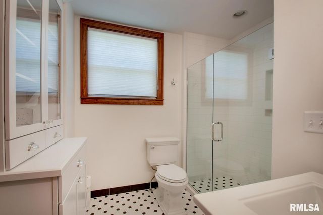 321 S 23RD Street, Quincy, IL 62301