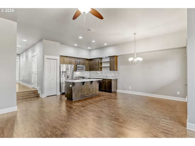 15450 Se ECKERT Ln, Damascus, OR 97089