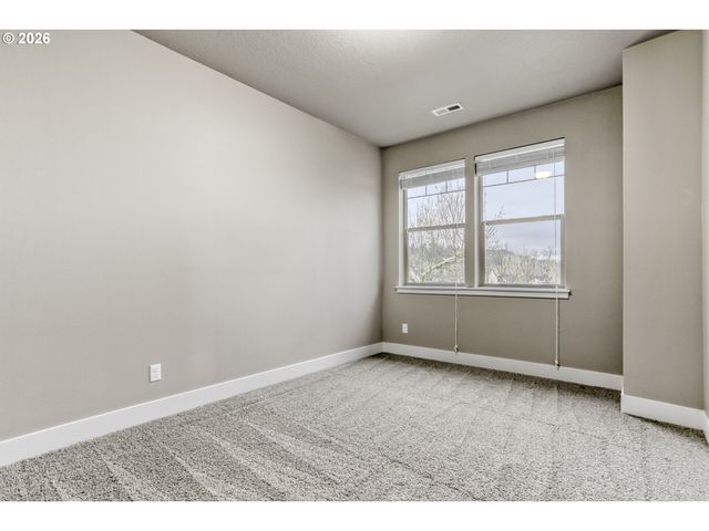 15450 Se ECKERT Ln, Damascus, OR 97089