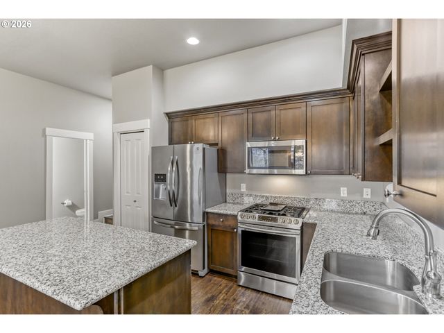 15450 Se ECKERT Ln, Damascus, OR 97089