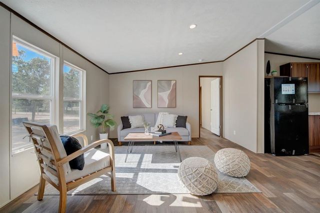 146 Shadow Oak DR, Bastrop, TX 78602