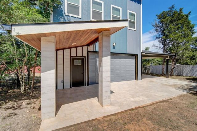 146 Shadow Oak DR, Bastrop, TX 78602