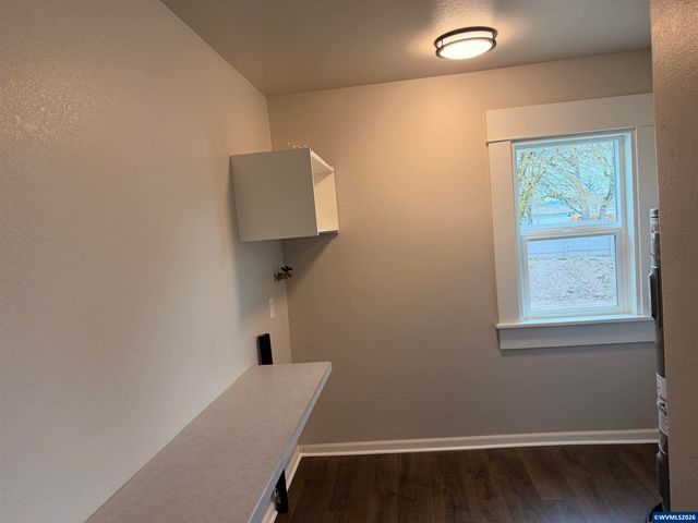 710 Airport Rd SE, Albany, OR 97322