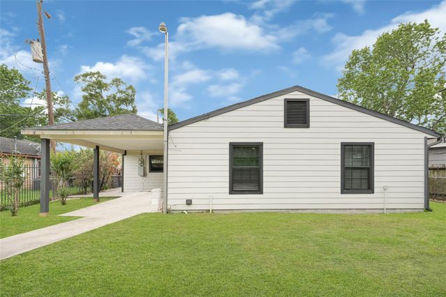 710 Woodhue Street, Channelview, TX 77530