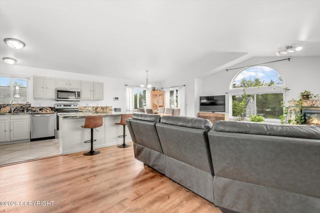 837 E 12th Avenue, Anchorage, AK 99501