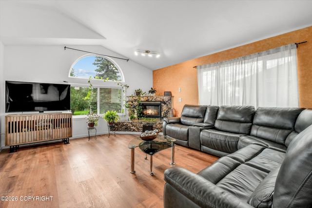 837 E 12th Avenue, Anchorage, AK 99501