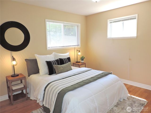 10233 10th Avenue SW, Seattle, WA 98146