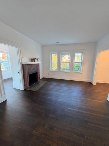 56-58 S Gate Park 1, Newton, MA 02458