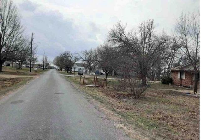 801 N Main Street, Dodd City, TX 75438