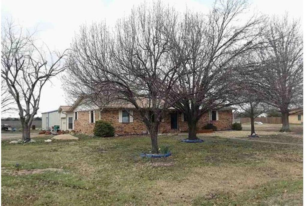 801 N Main Street, Dodd City, TX 75438