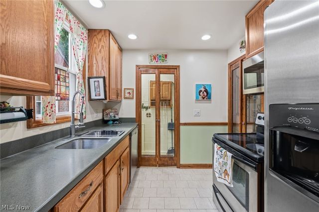 3849 Bainbridge Road, Cleveland Heights, OH 44118