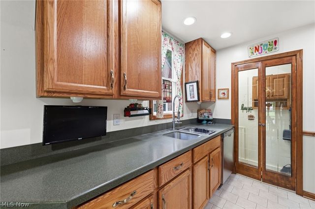 3849 Bainbridge Road, Cleveland Heights, OH 44118