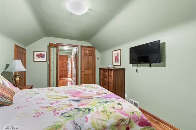 3849 Bainbridge Road, Cleveland Heights, OH 44118