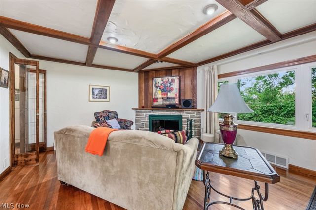 3849 Bainbridge Road, Cleveland Heights, OH 44118