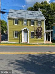 242 N MAIN ST, Woodstock, VA 22664
