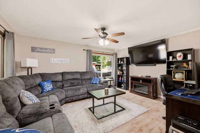 905 N Main St, Garden Plain, KS 67050