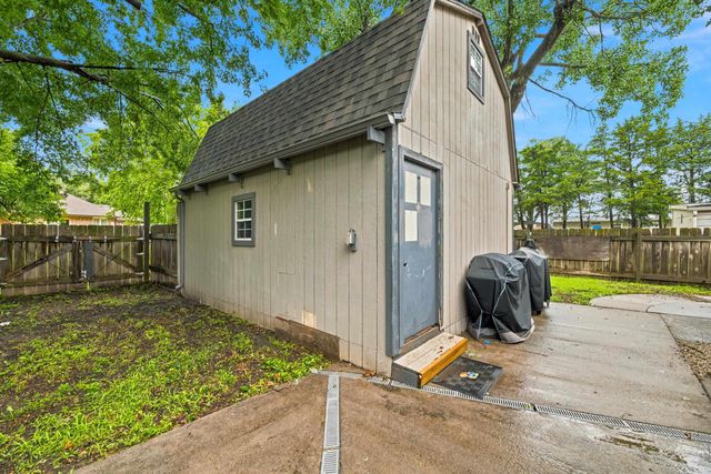905 N Main St, Garden Plain, KS 67050