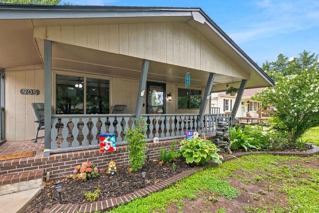905 N Main St, Garden Plain, KS 67050