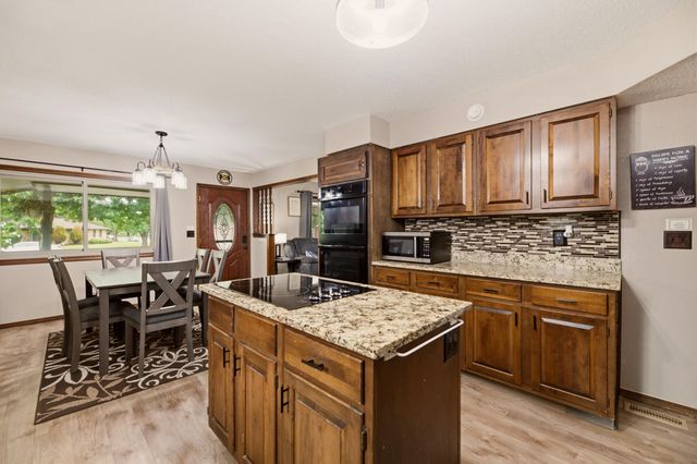 905 N Main St, Garden Plain, KS 67050