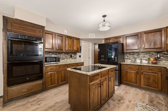 905 N Main St, Garden Plain, KS 67050