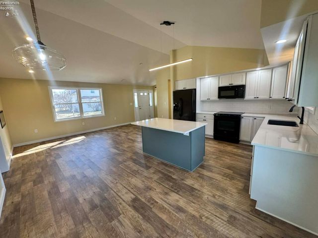 111 Tuscarawas Trail, Sandusky, OH 44870