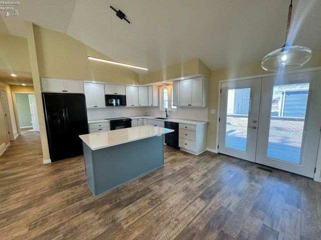 111 Tuscarawas Trail, Sandusky, OH 44870