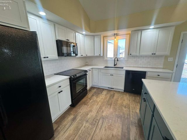 111 Tuscarawas Trail, Sandusky, OH 44870