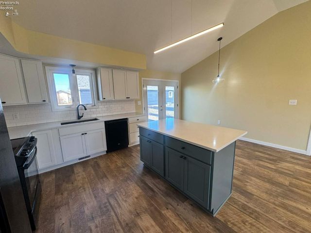 111 Tuscarawas Trail, Sandusky, OH 44870