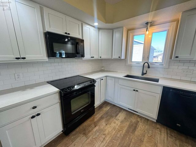 111 Tuscarawas Trail, Sandusky, OH 44870