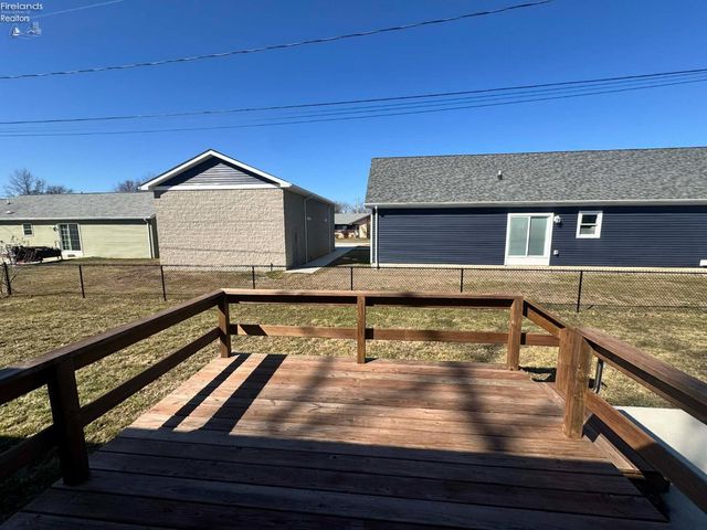 111 Tuscarawas Trail, Sandusky, OH 44870