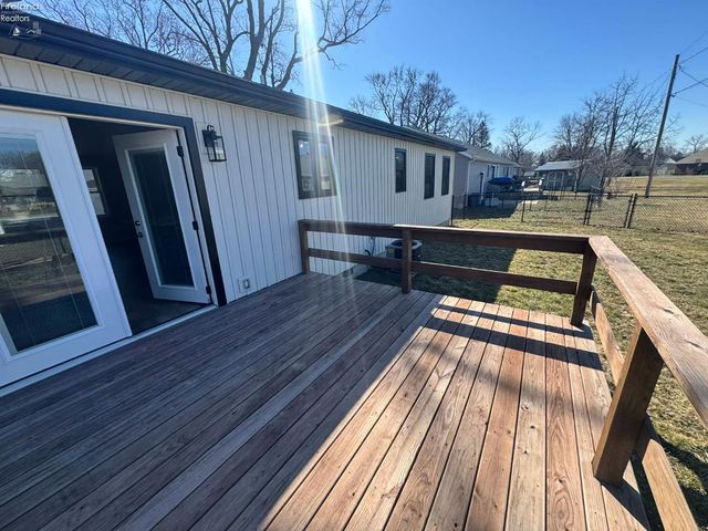 111 Tuscarawas Trail, Sandusky, OH 44870