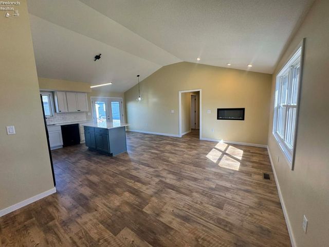 111 Tuscarawas Trail, Sandusky, OH 44870