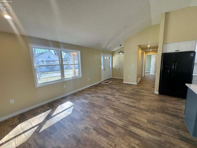 111 Tuscarawas Trail, Sandusky, OH 44870