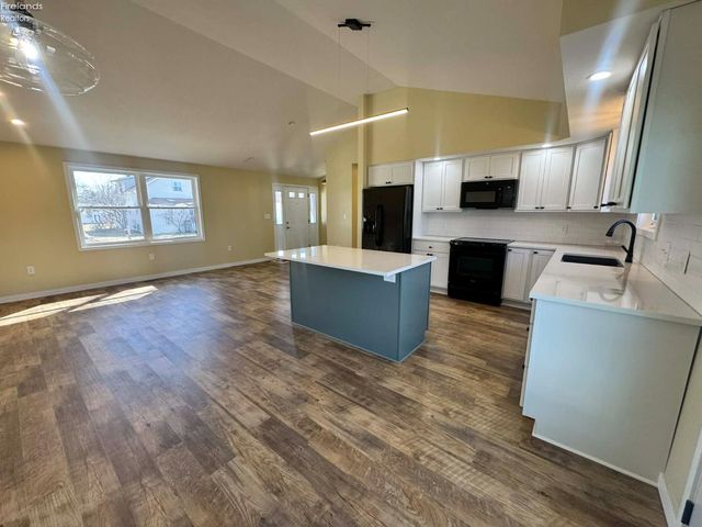 111 Tuscarawas Trail, Sandusky, OH 44870