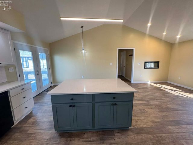 111 Tuscarawas Trail, Sandusky, OH 44870