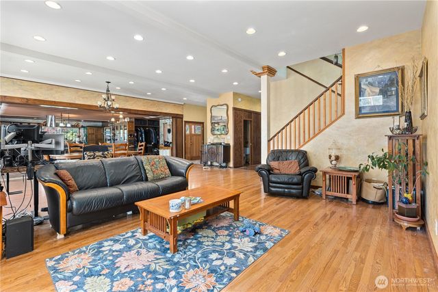 121 N Carpenter Road, Snohomish, WA 98290