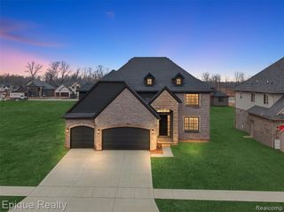 50605 Mistwood Drive, Macomb, MI 48042