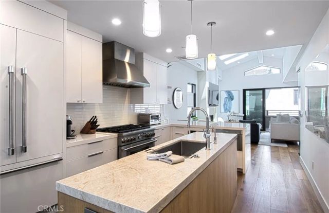 502 Begonia, Corona Del Mar, CA 92625