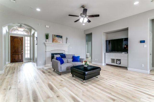 412 Red Castle Drive, Lewisville, TX 75056