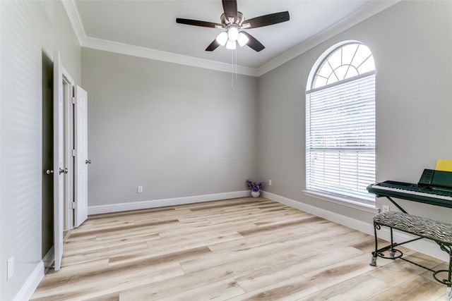 412 Red Castle Drive, Lewisville, TX 75056