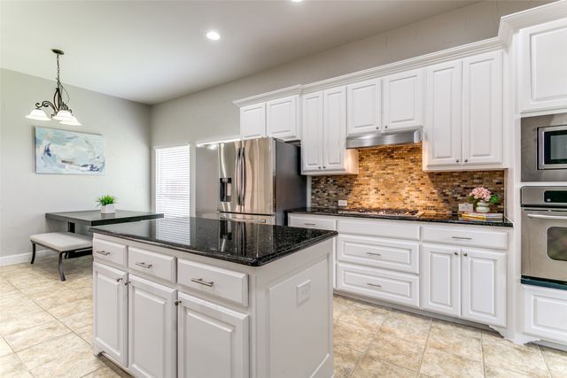 412 Red Castle Drive, Lewisville, TX 75056