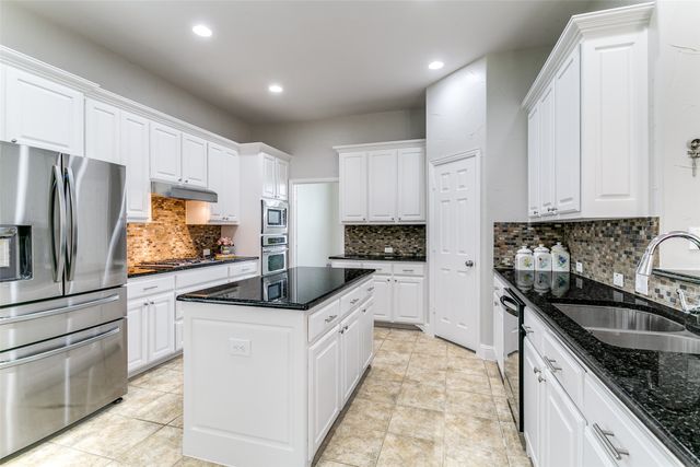 412 Red Castle Drive, Lewisville, TX 75056