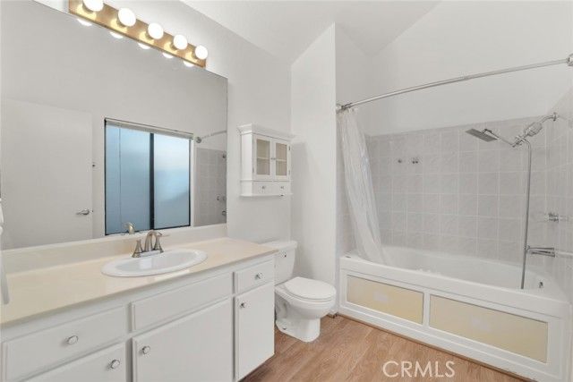 21901 Dupont Street 12, Chatsworth (los Angeles), CA 91311