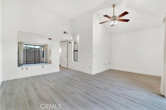 21901 Dupont Street 12, Chatsworth (los Angeles), CA 91311