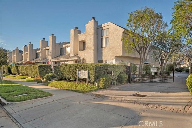 21901 Dupont Street 12, Chatsworth (los Angeles), CA 91311